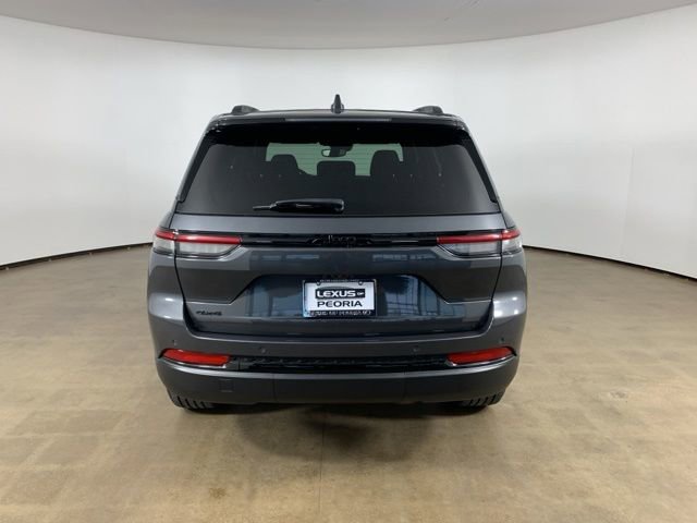 Used 2023 Jeep Grand Cherokee Altitude image 10