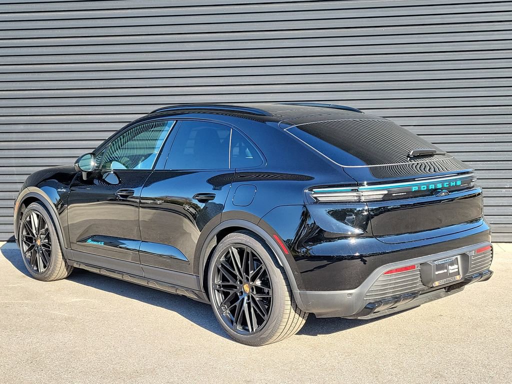 New 2026 Porsche Macan 4S Electric image 3