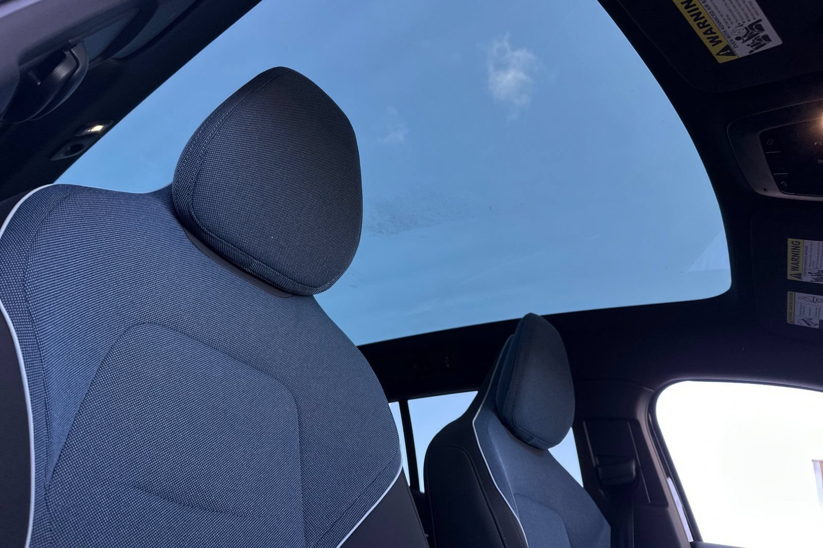 New 2025 Volvo EX30 Plus w/ Protection Package Premier AWD/4WD image 17