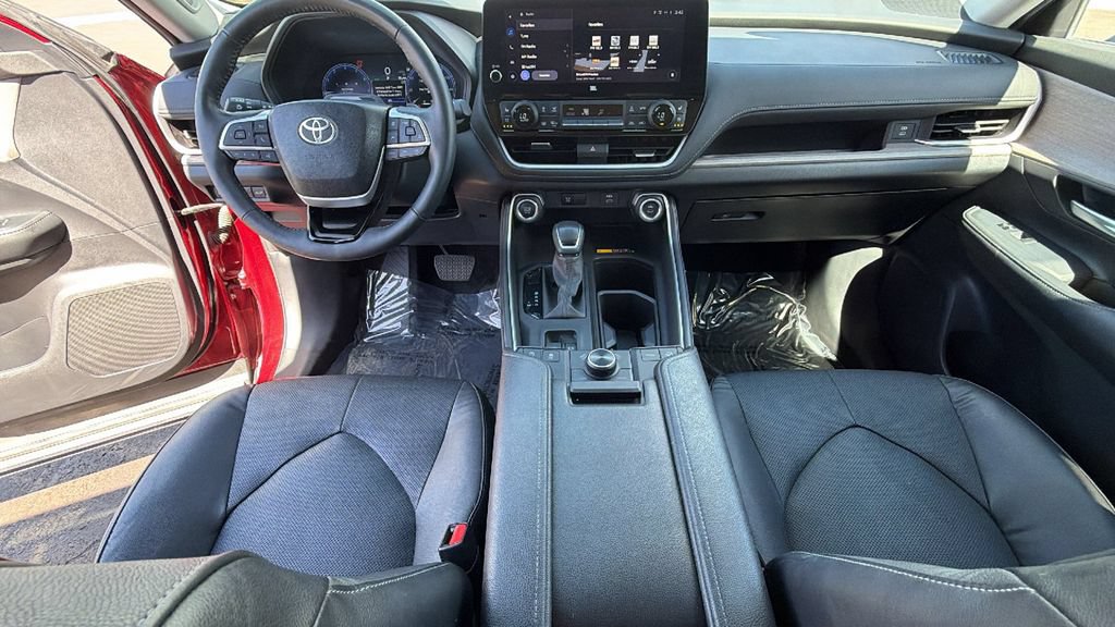 Used 2024 Toyota Grand Highlander AWD image 26