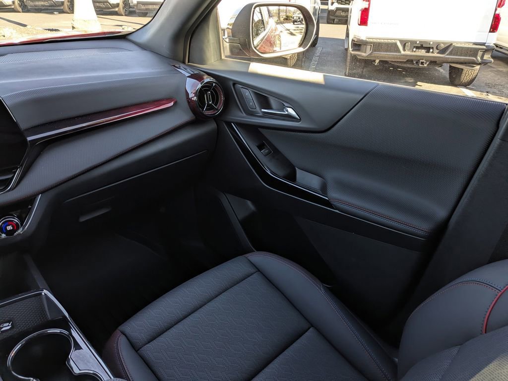 Used 2025 Chevrolet Equinox RS w/ Convenience Package III image 19