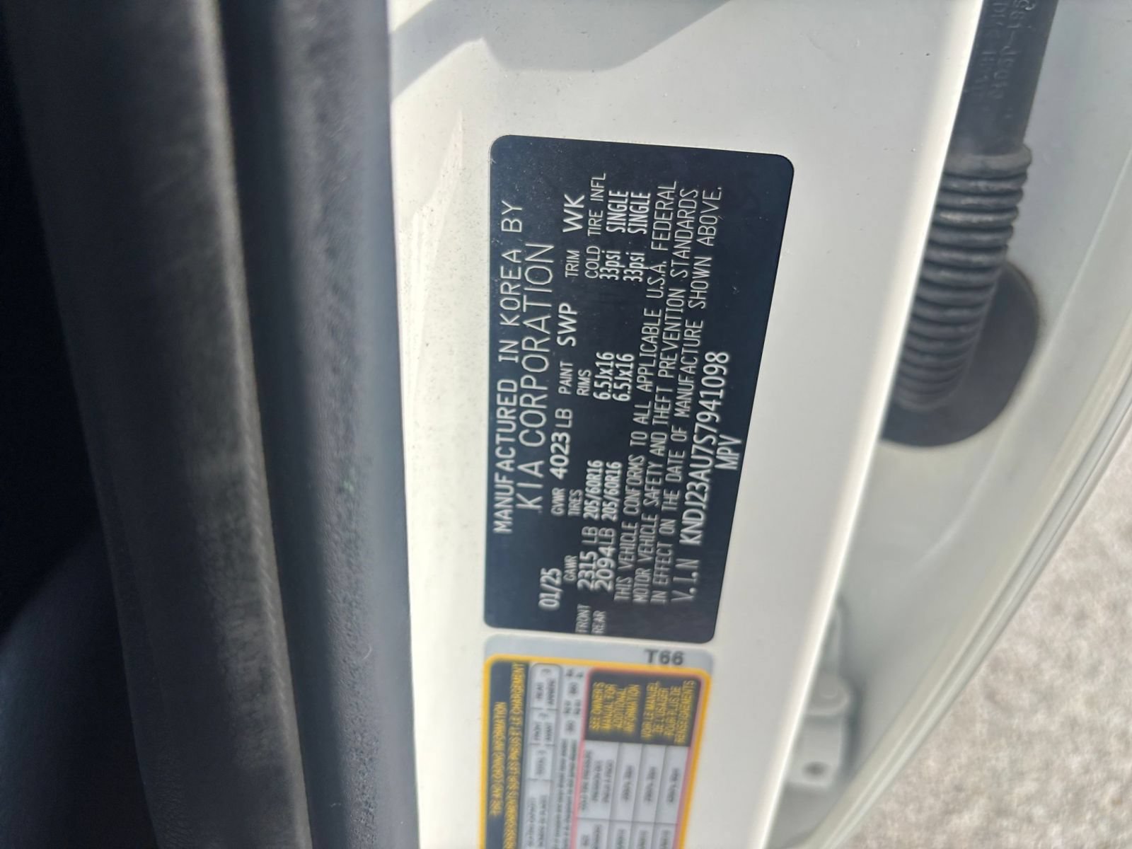 Used 2025 Kia Soul LX w/ LX Technology Package FWD image 26