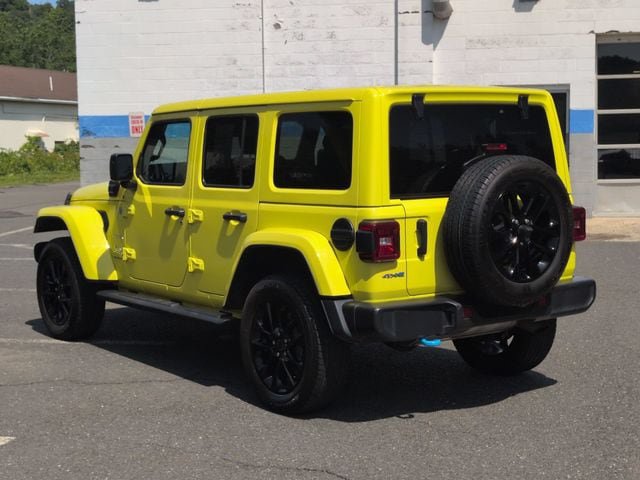 Certified 2024 Jeep Wrangler Unlimited Sahara w/ Technology Group AWD/4WD image 8