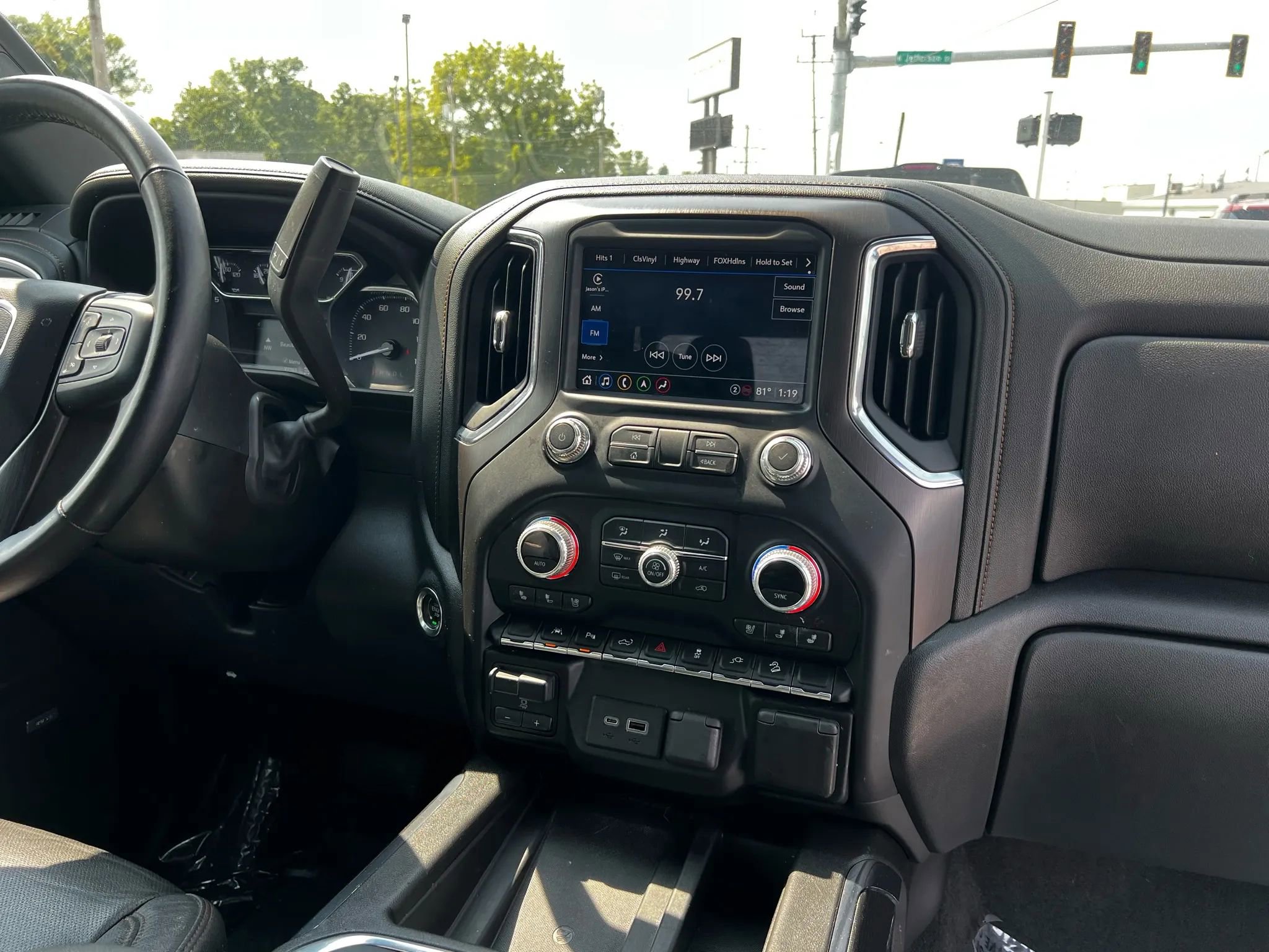 Used 2022 GMC Sierra 1500 AT4 w/ AT4 Premium Package image 13