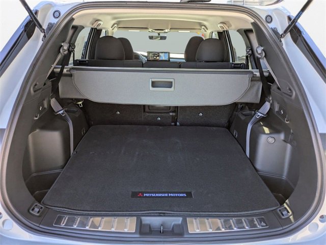 New 2025 Mitsubishi Outlander ES image 18