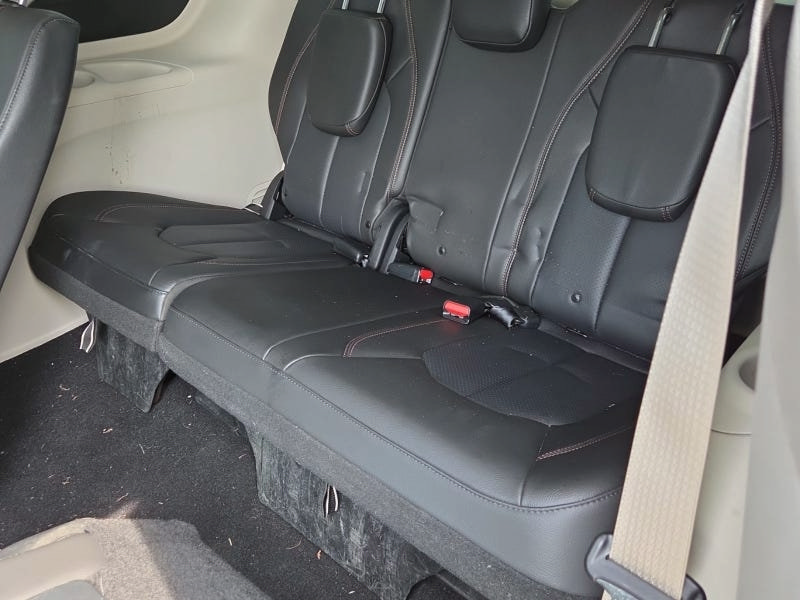 Used 2019 Chrysler Pacifica Touring-L FWD image 7