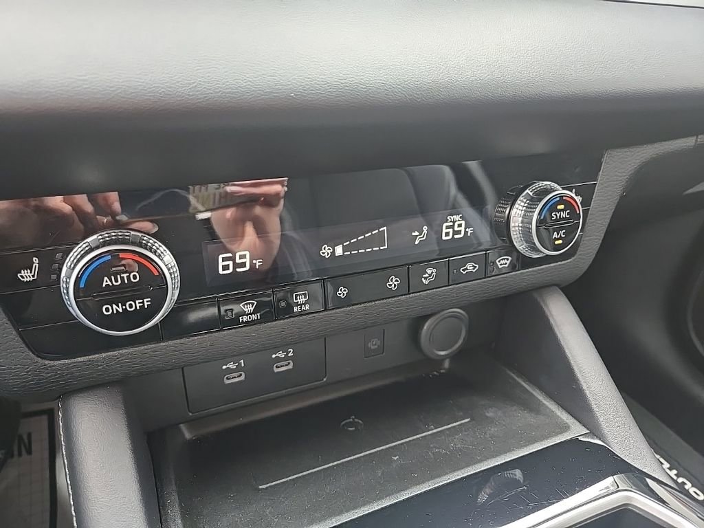 Used 2025 Mitsubishi Outlander SE image 55