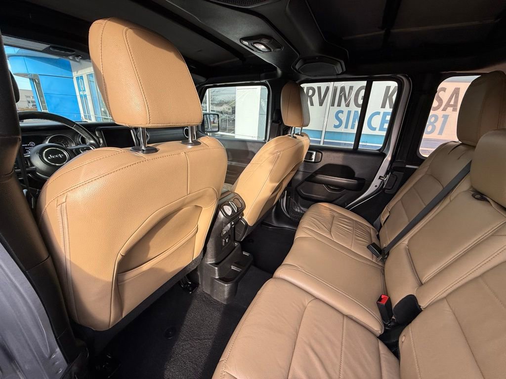 Used 2018 Jeep Wrangler Unlimited Sahara image 27