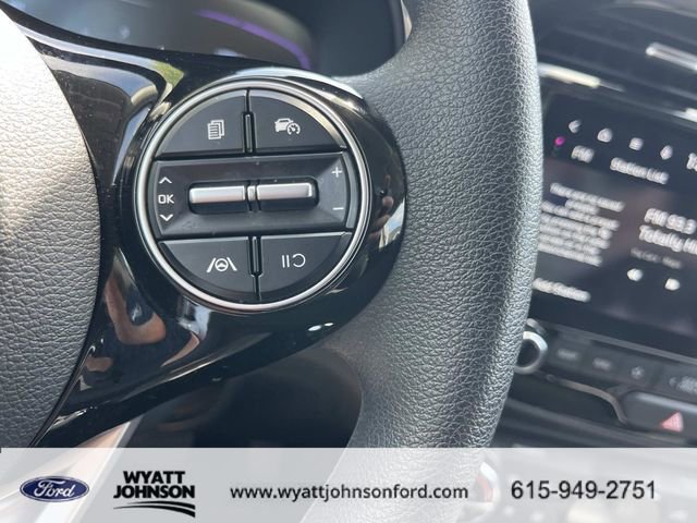 Used 2025 Kia Soul S image 28