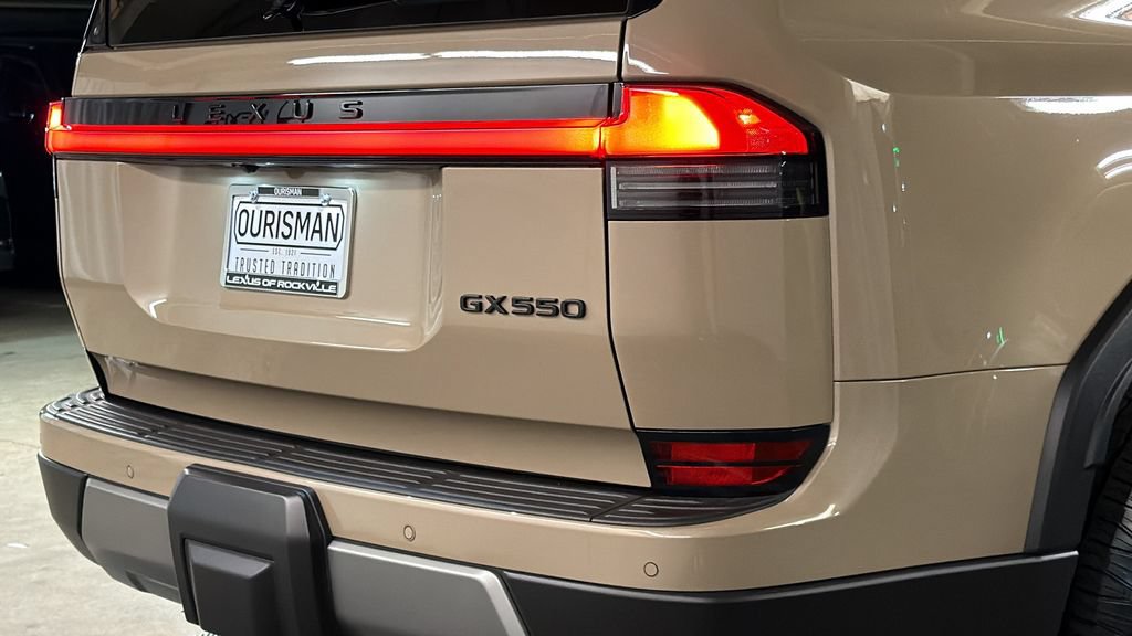 Used 2024 Lexus GX 550 AWD/4WD image 9