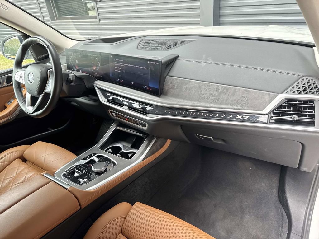 Used 2023 BMW X7 xDrive40i w/ Premium Package AWD/4WD image 18