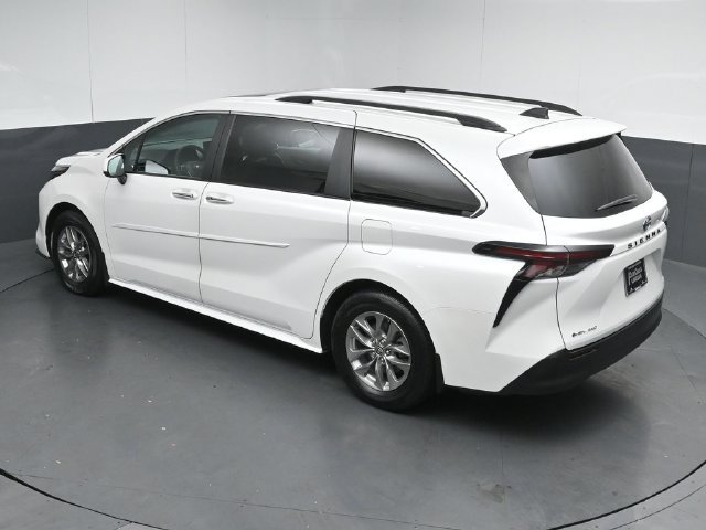 Used 2025 Toyota Sienna XLE w/ XLE Plus Package AWD/4WD image 48