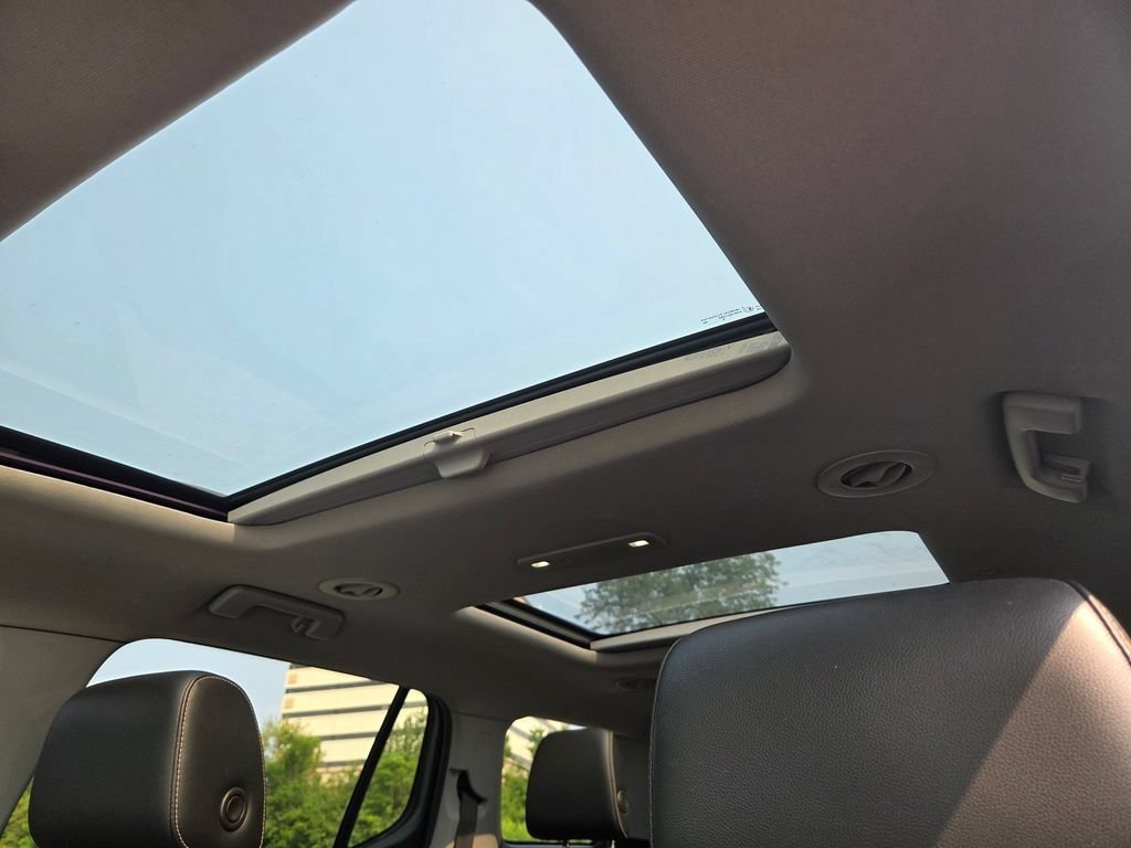 Used 2019 GMC Acadia SLT w/ Black Edition FWD image 9