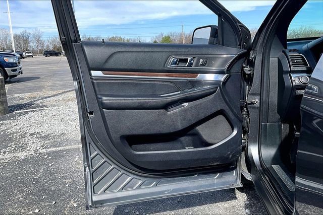 Used 2019 Ford Explorer Limited w/ Class III Trailer Tow Package image 20