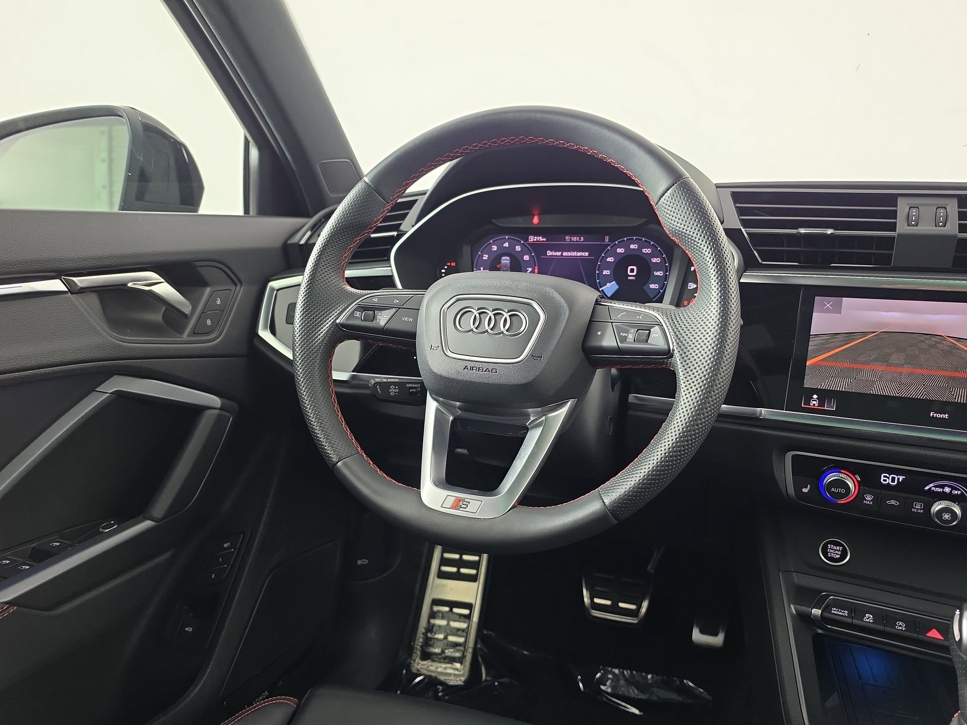 Certified 2025 Audi Q3 2.0T Premium Plus w/ Premium Plus Package AWD/4WD image 39