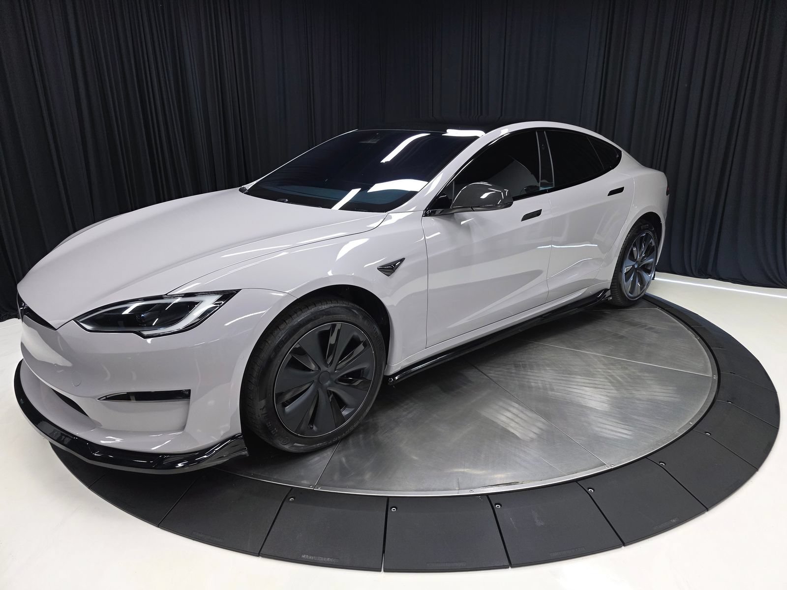 Used 2023 Tesla Model S Standard Range AWD/4WD image 10