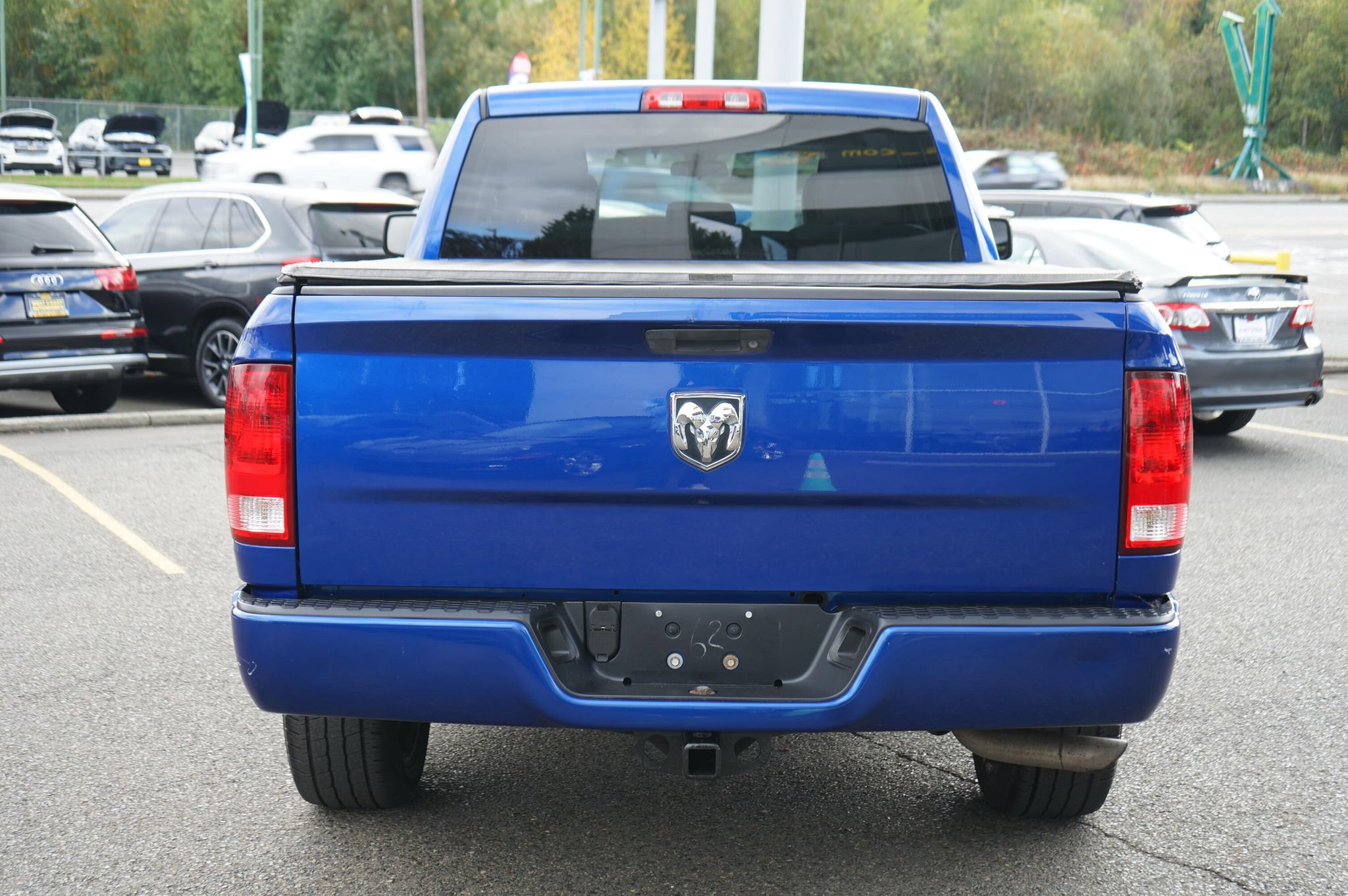 Used 2014 RAM 1500 ST RWD image 4