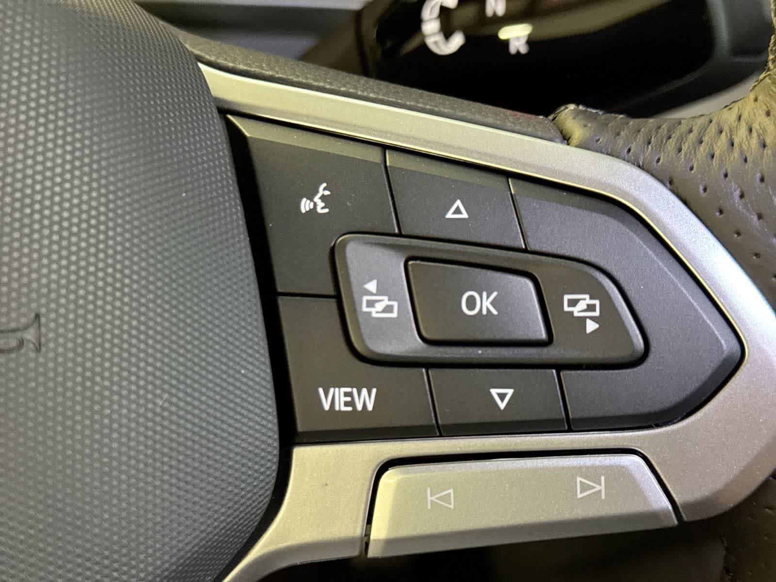 New 2026 Volkswagen Tiguan SE R-Line FWD image 31