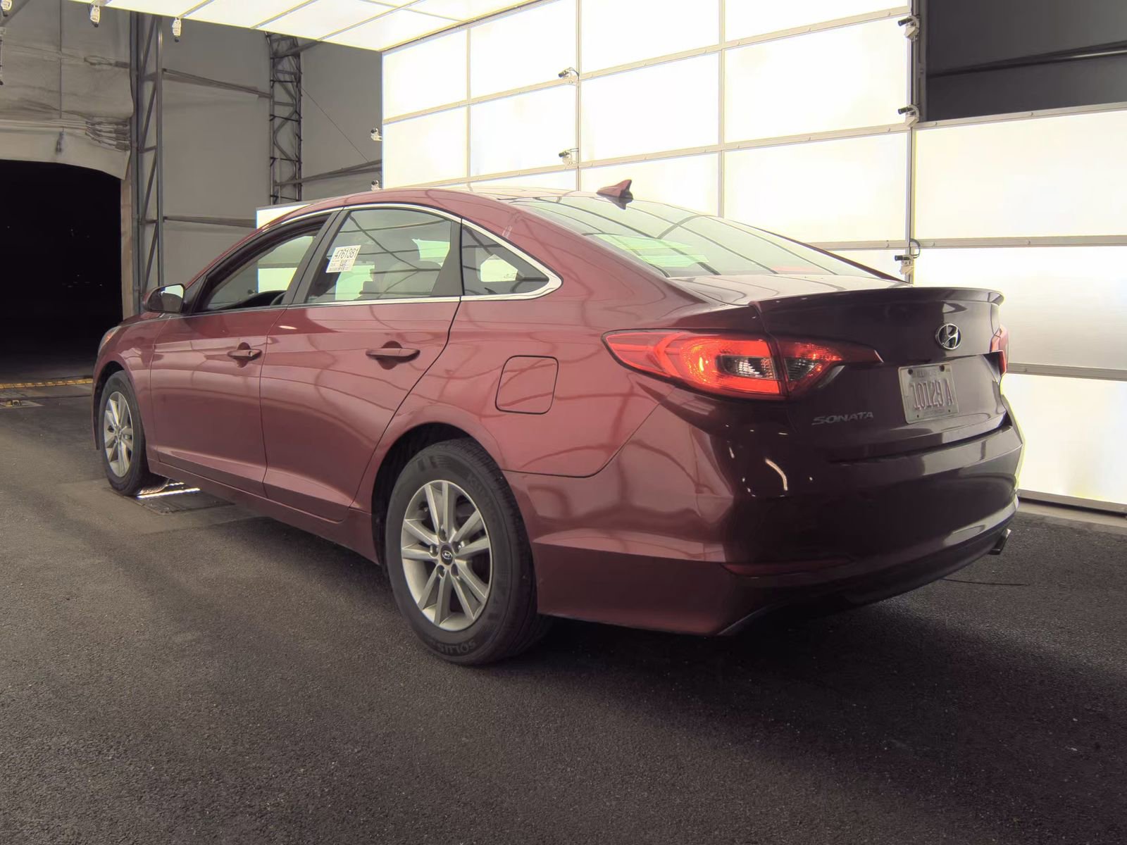 Used 2016 Hyundai Sonata SE w/ Cargo Package FWD image 11