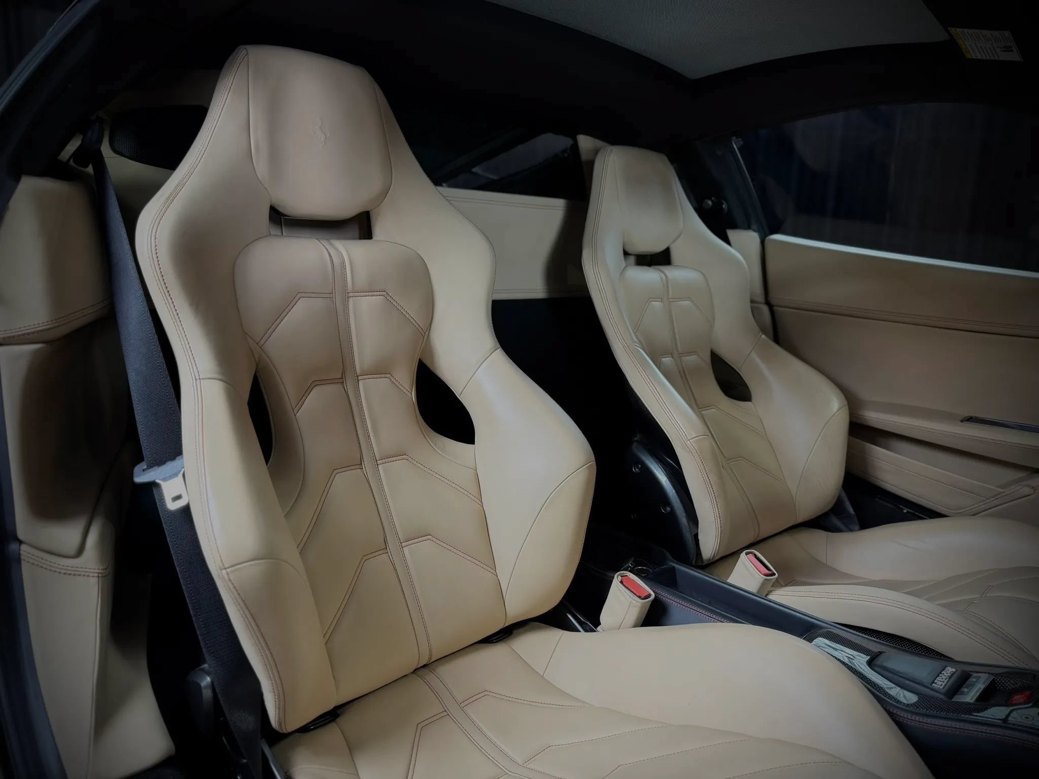 Used 2014 Ferrari 458 Italia Coupe RWD image 23