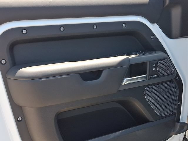 Used 2023 Land Rover Defender 110 X-Dynamic SE AWD/4WD image 19