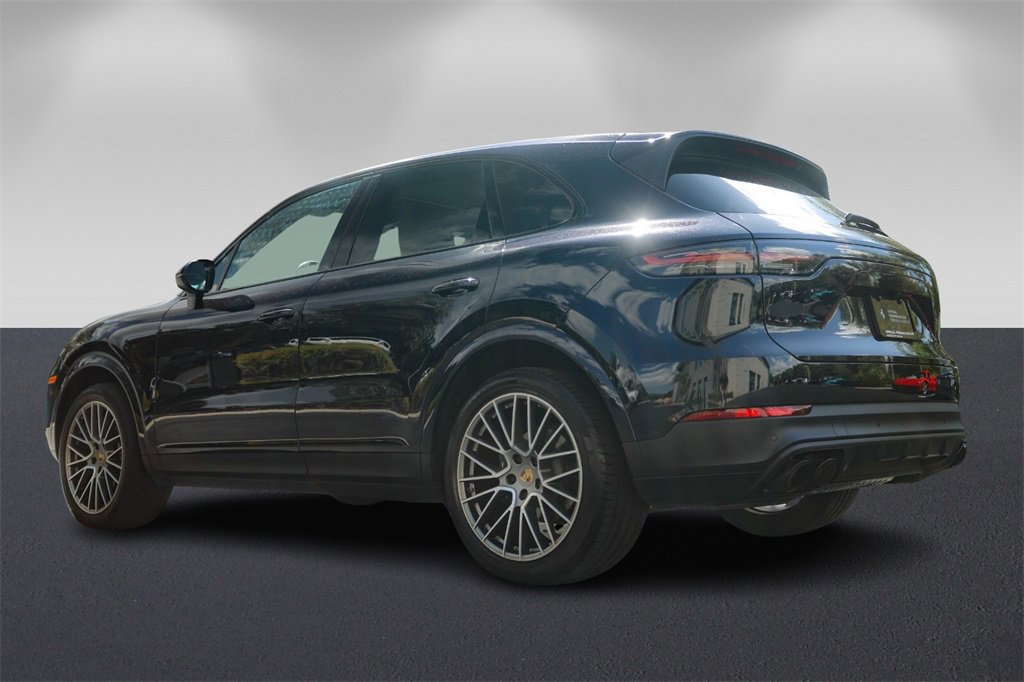 Used 2022 Porsche Cayenne Platinum Edition image 5