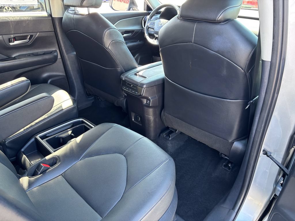 Used 2025 Toyota Grand Highlander AWD image 42