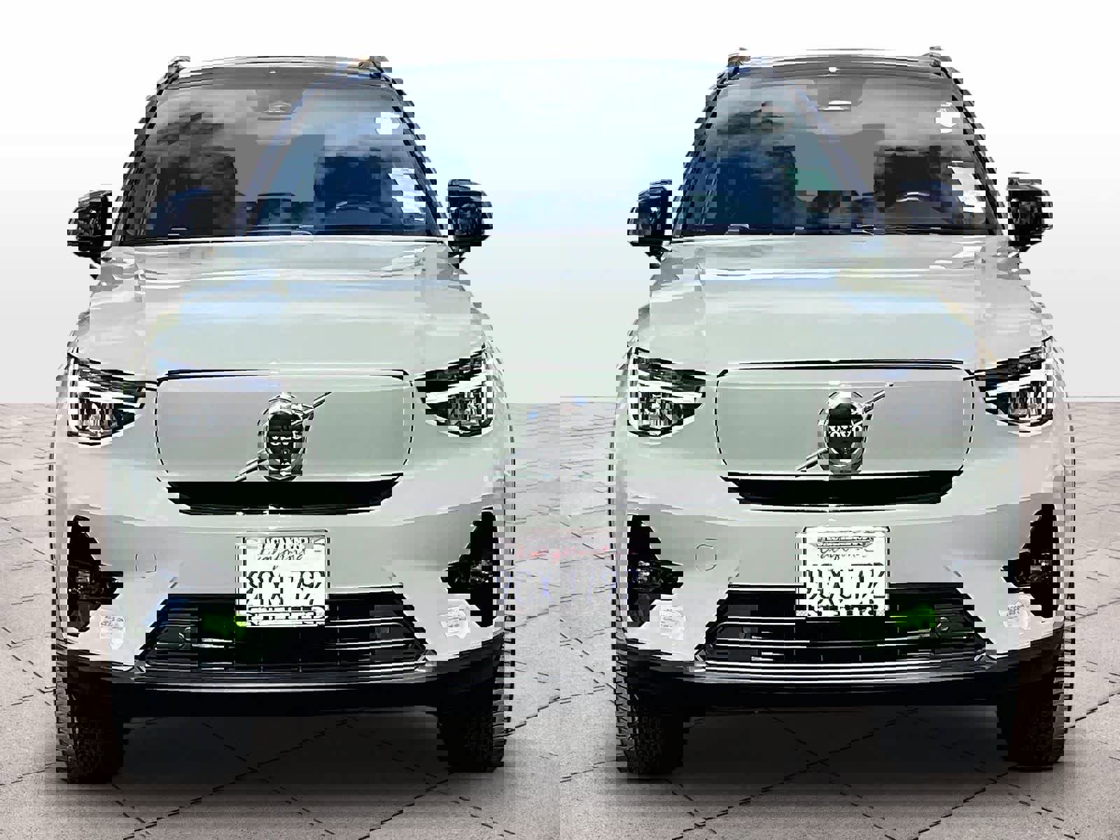 Used 2023 Volvo XC40 Recharge Plus w/ Protection Package Premier image 3