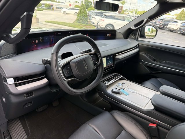 New 2026 Lincoln Navigator Reserve w/ Jet Appearance Package AWD/4WD image 13