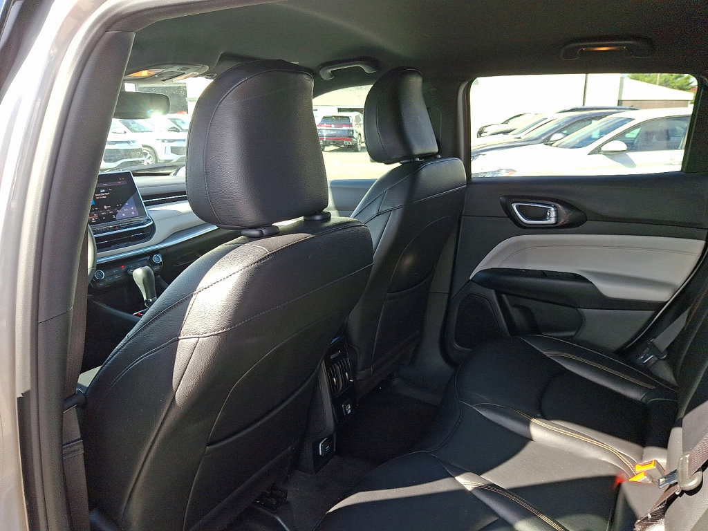 Used 2024 Jeep Compass Limited image 21