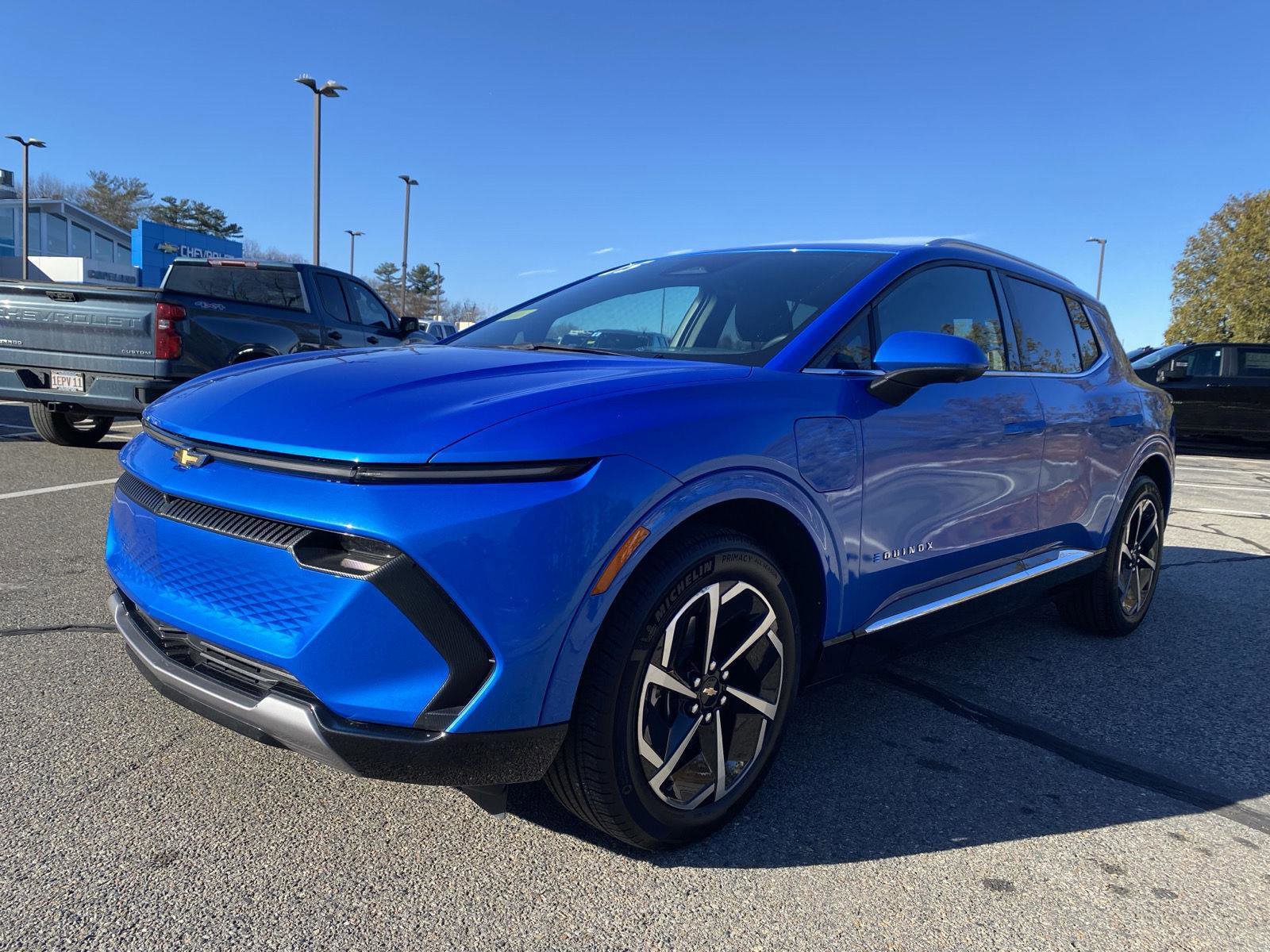 Used 2025 Chevrolet Equinox EV LT w/ Convenience Package image 3