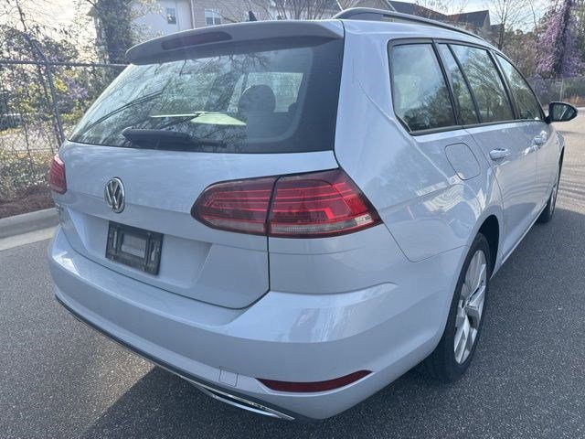 Used 2019 Volkswagen Golf SE image 12