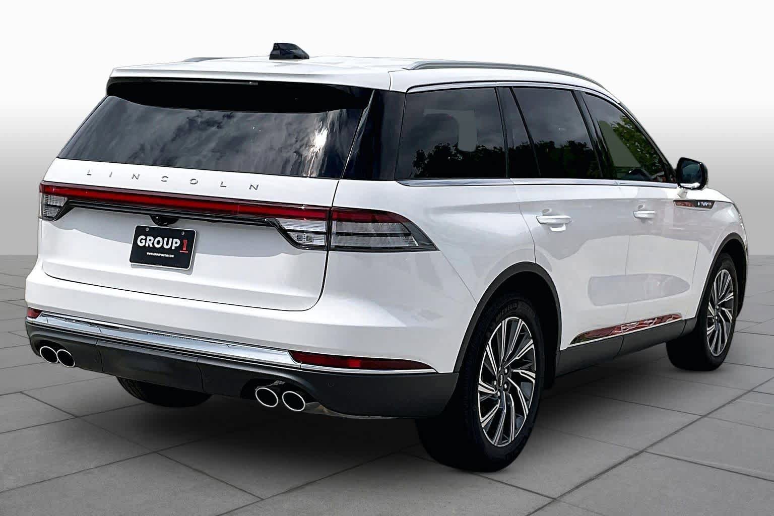 Used 2026 Lincoln Aviator 2WD image 12