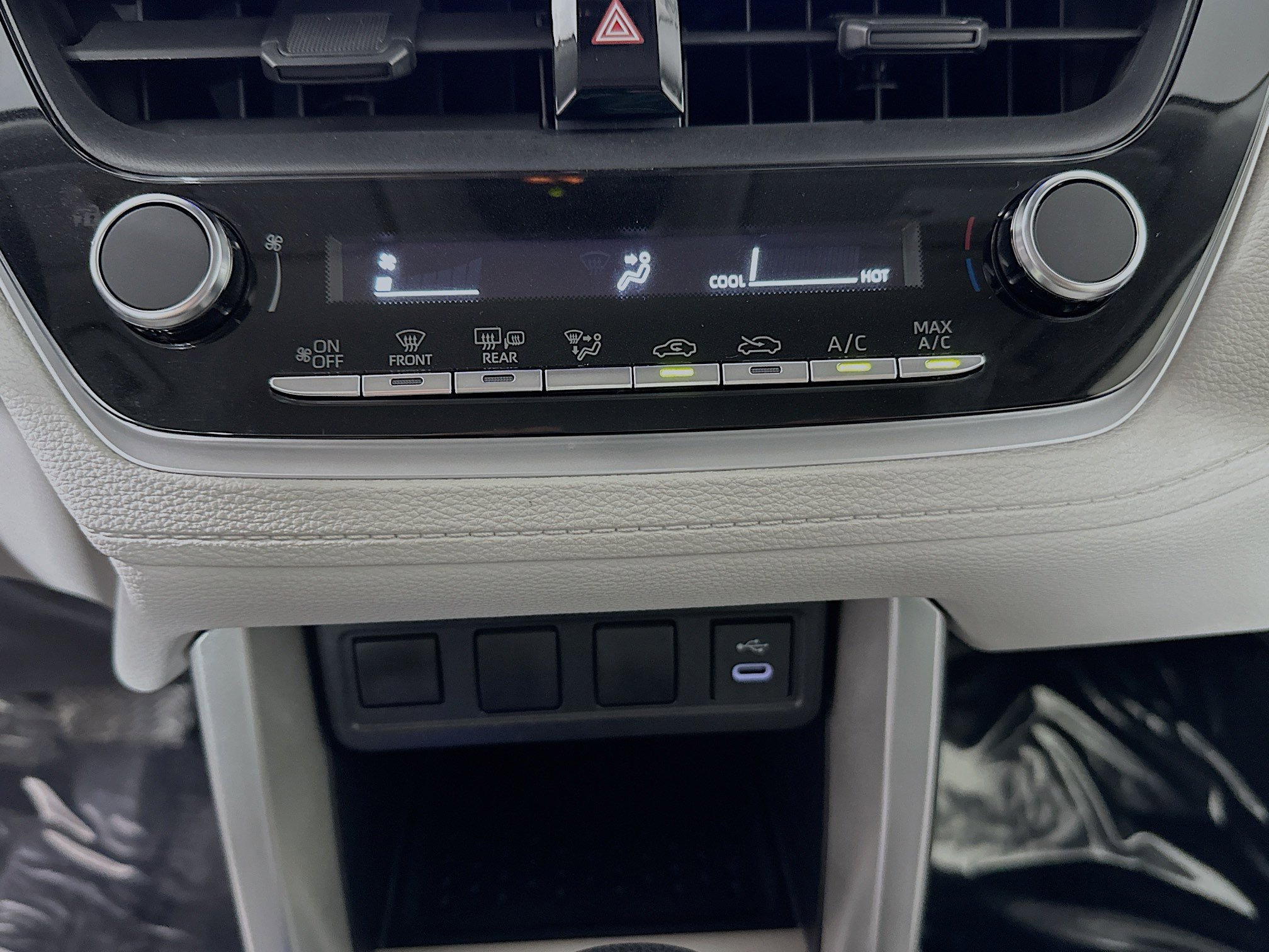 Used 2024 Toyota Corolla Cross L image 22