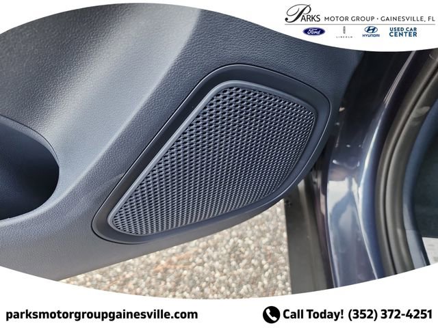 New 2025 Hyundai Venue Limited image 16