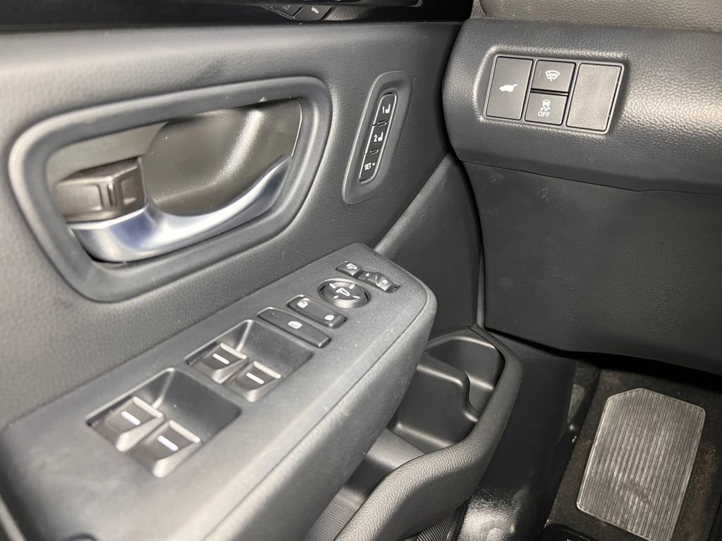 Used 2025 Honda Pilot TrailSport image 14