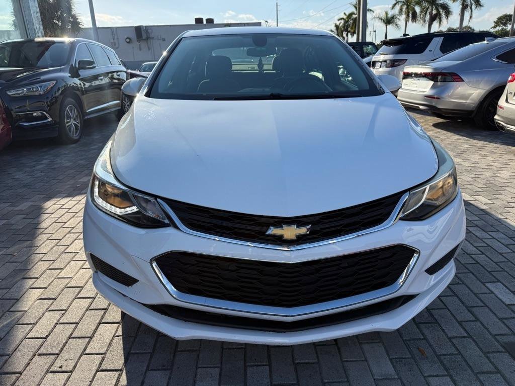 Used 2019 Chevrolet Cruze LT w/ Convenience Package image 2