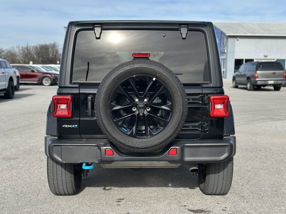 Used 2023 Jeep Wrangler Unlimited Sahara image 4