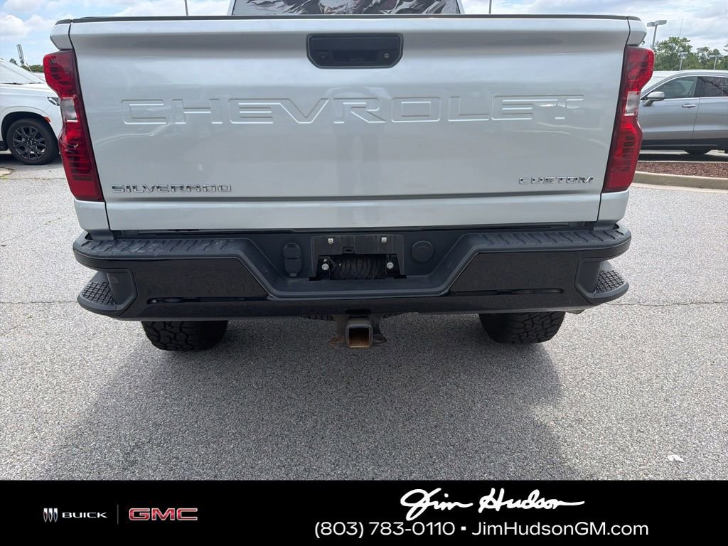 Used 2023 Chevrolet Silverado 2500 Custom w/ Gooseneck/5TH Wheel Package AWD/4WD image 4