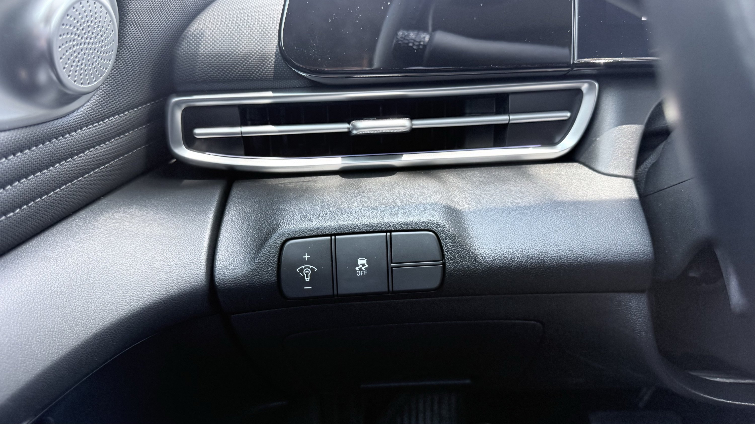 Used 2025 Hyundai Elantra SEL FWD image 57