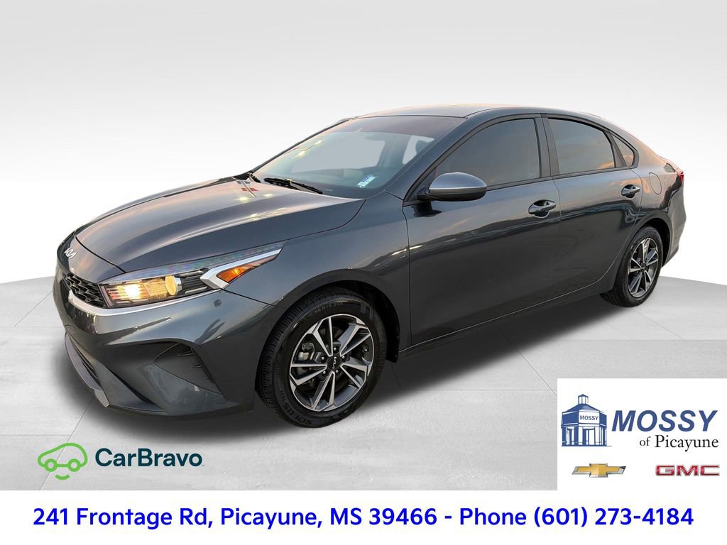 Used 2023 Kia Forte LXS image 1