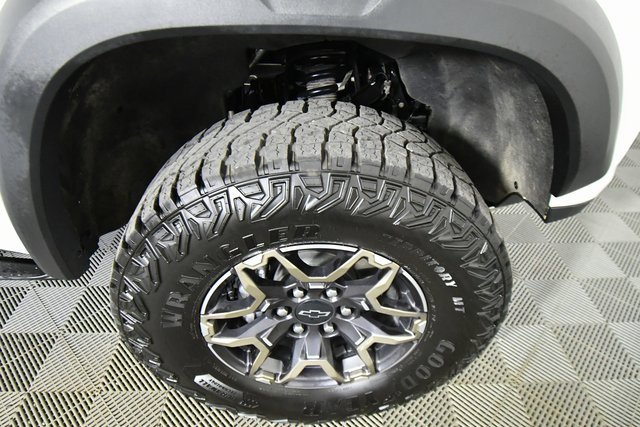 Used 2024 Chevrolet Colorado ZR2 w/ Safety Package image 17