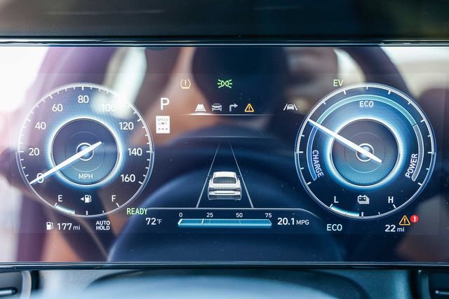 New 2025 Hyundai Elantra SEL image 26