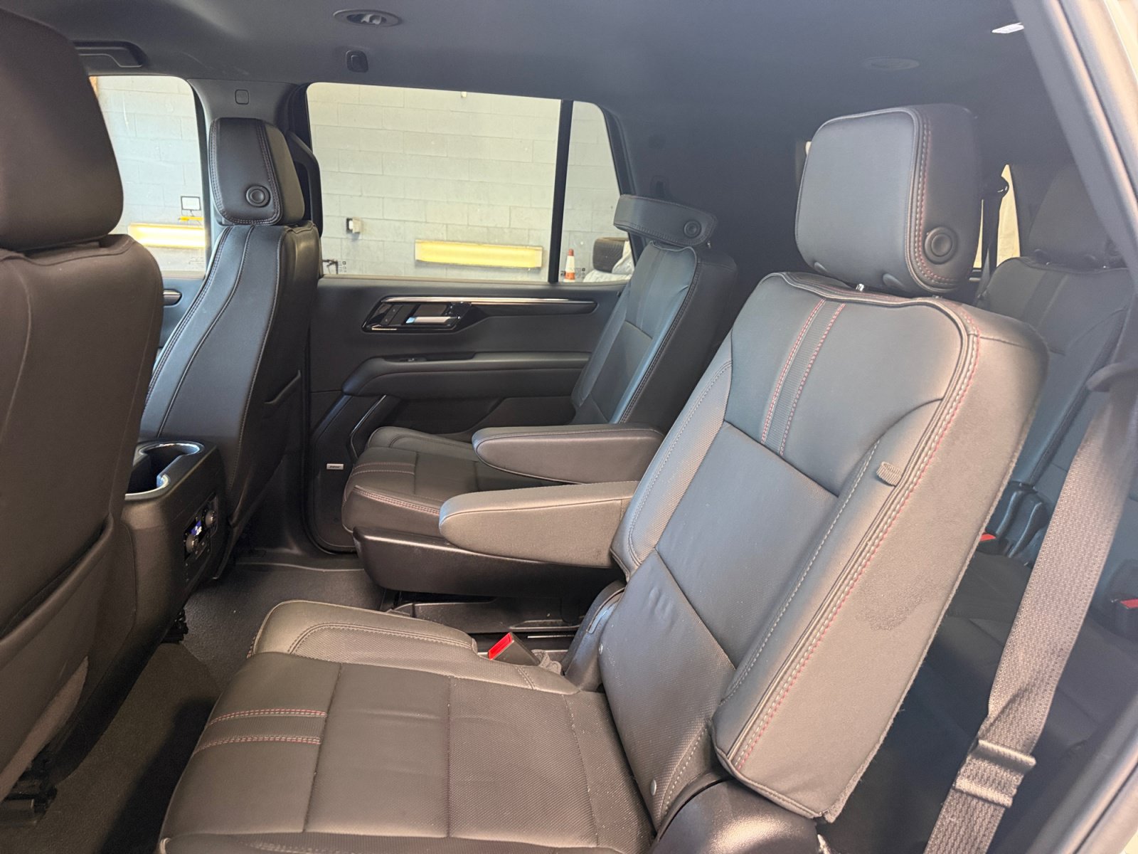 Used 2025 Chevrolet Tahoe RST w/ Comfort Package AWD/4WD image 17
