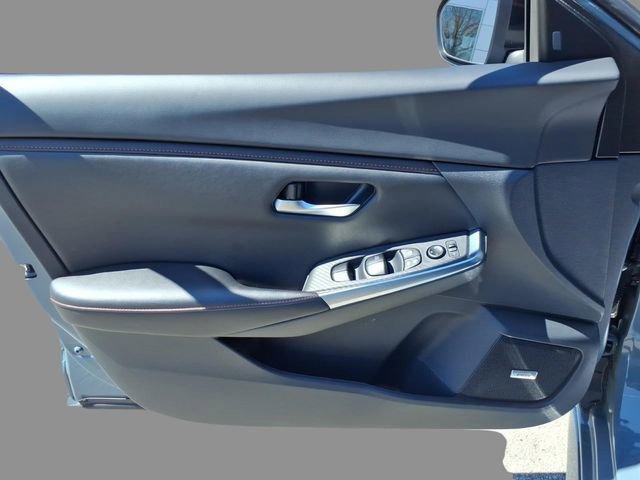 Used 2025 Nissan Sentra SR w/ SR Premium Package FWD image 16