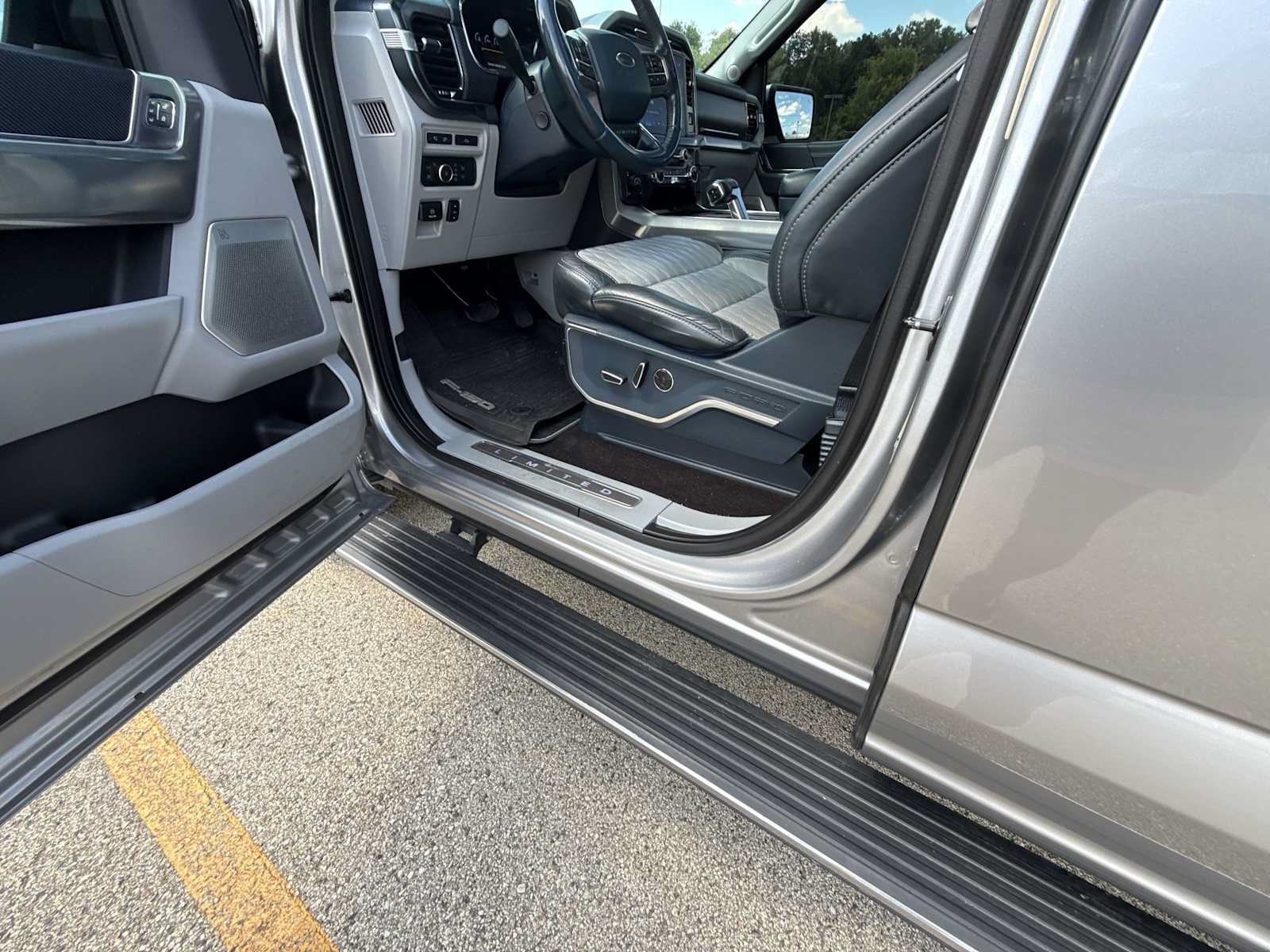 Used 2021 Ford F150 Limited AWD/4WD image 34