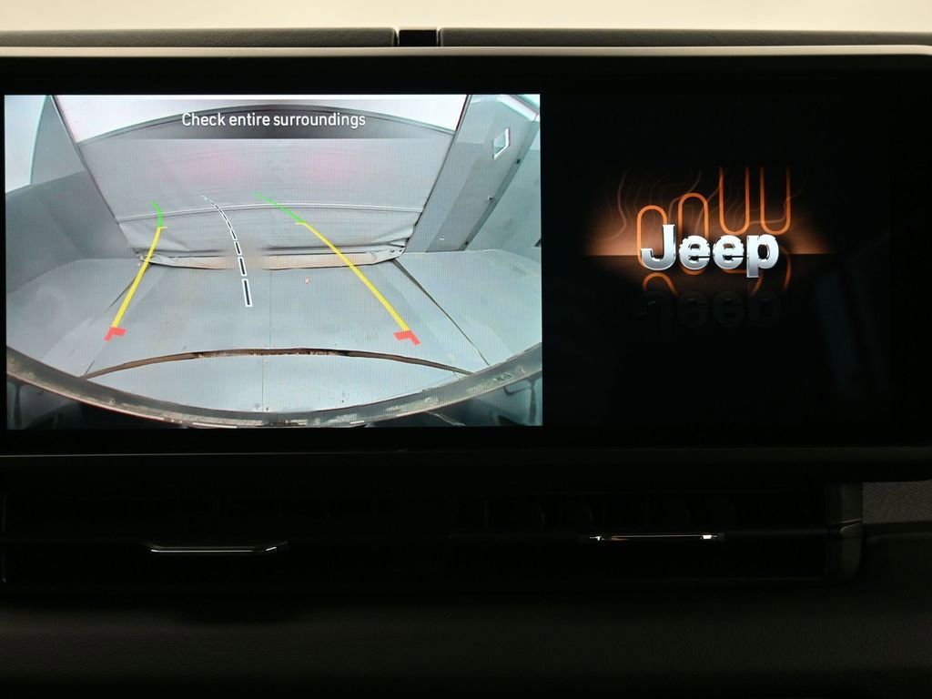 Used 2025 Jeep Wrangler Unlimited Sahara image 25