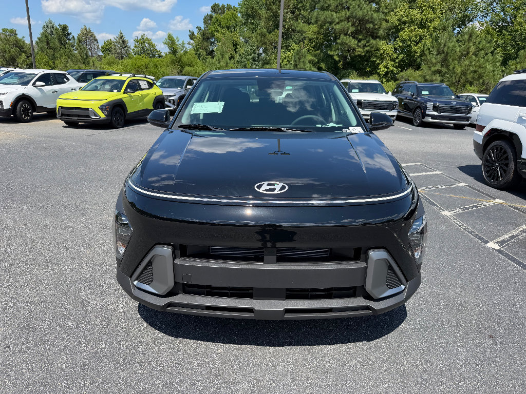 New 2027 Hyundai Kona SE FWD image 8