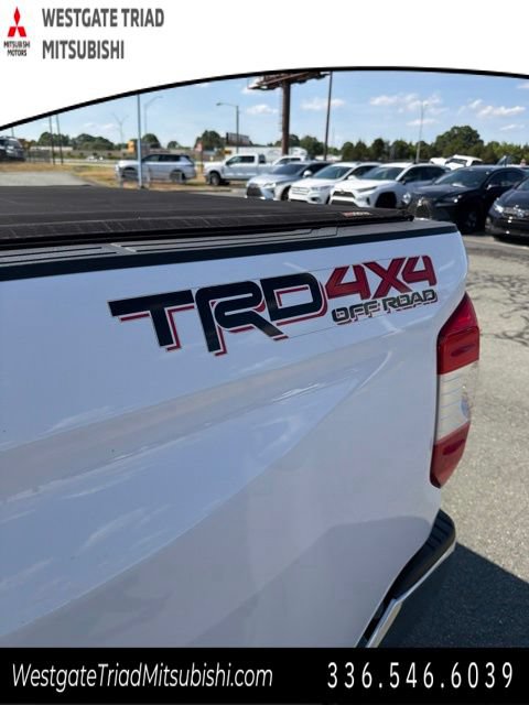 Used 2017 Toyota Tundra Limited w/ TRD Off Road Package AWD/4WD image 10