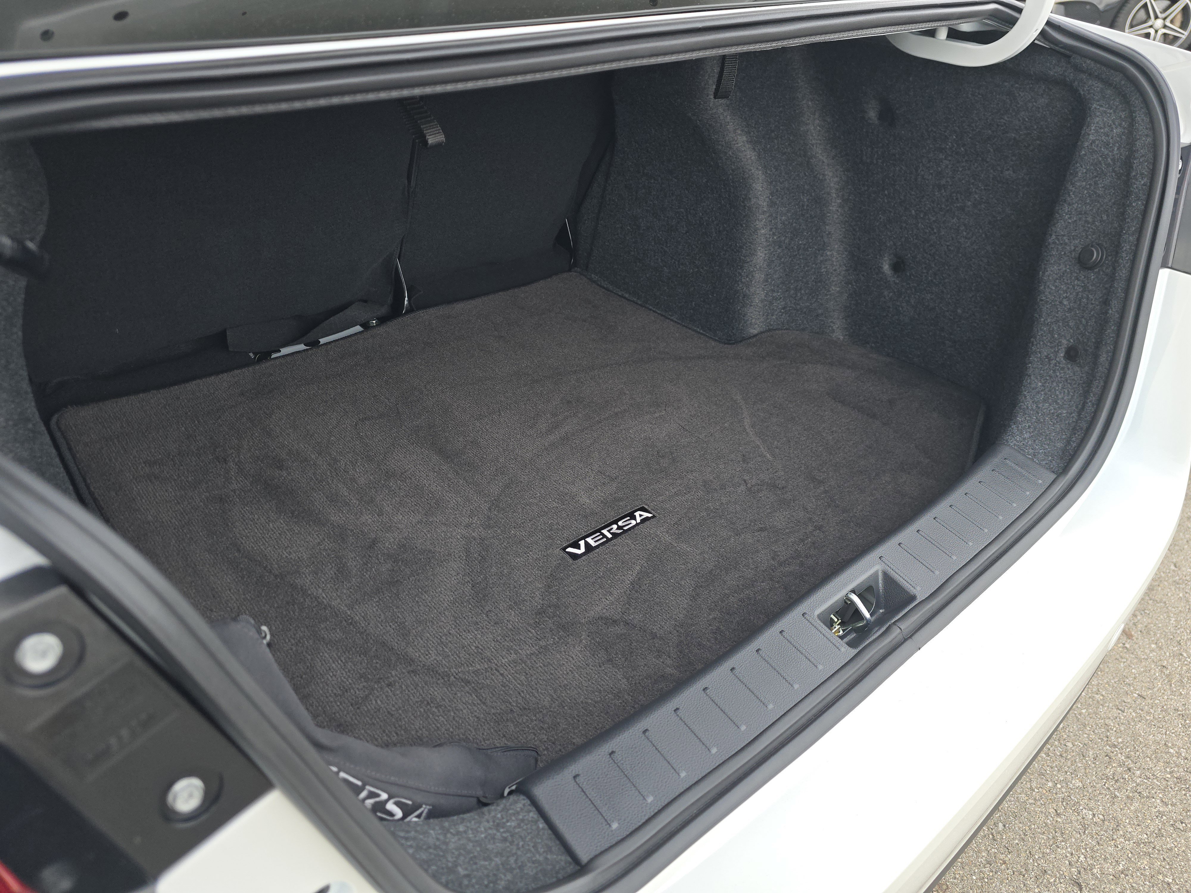 Used 2025 Nissan Versa SV w/ Trunk Package image 15